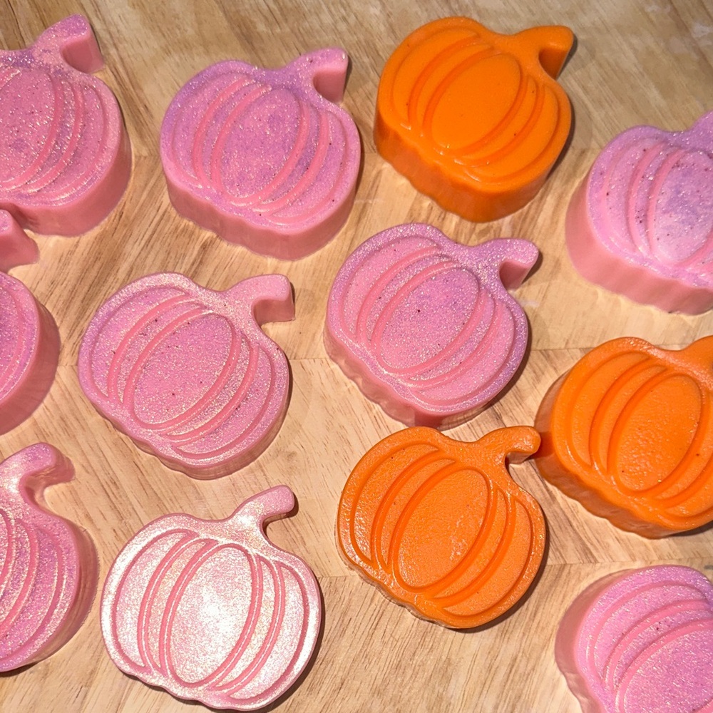 Goats milk handcrafted set of 2 soaps 3oz each pumpkin pie